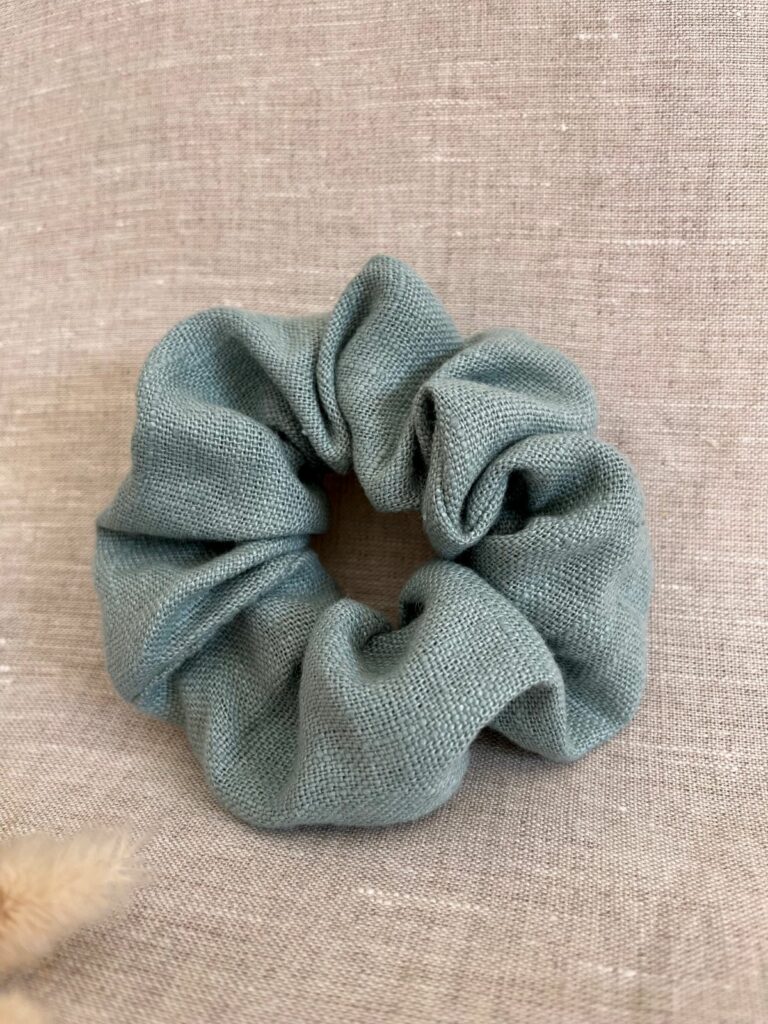 Chouchou en lin vert céladon